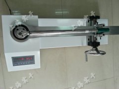 ��RS-232�ӿ�Ť�����֜y(c��)ԇ�x